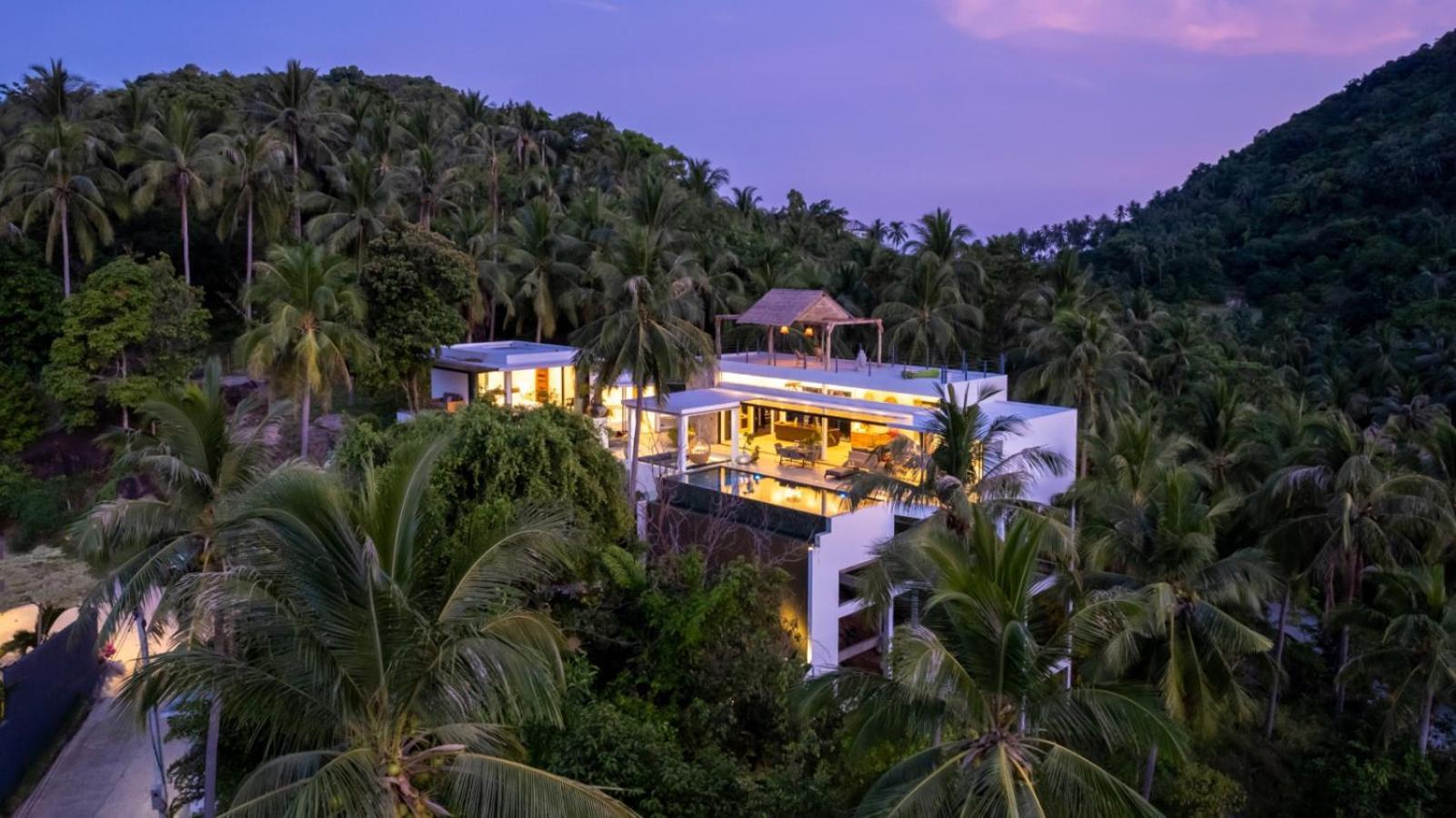 Bond Seaview